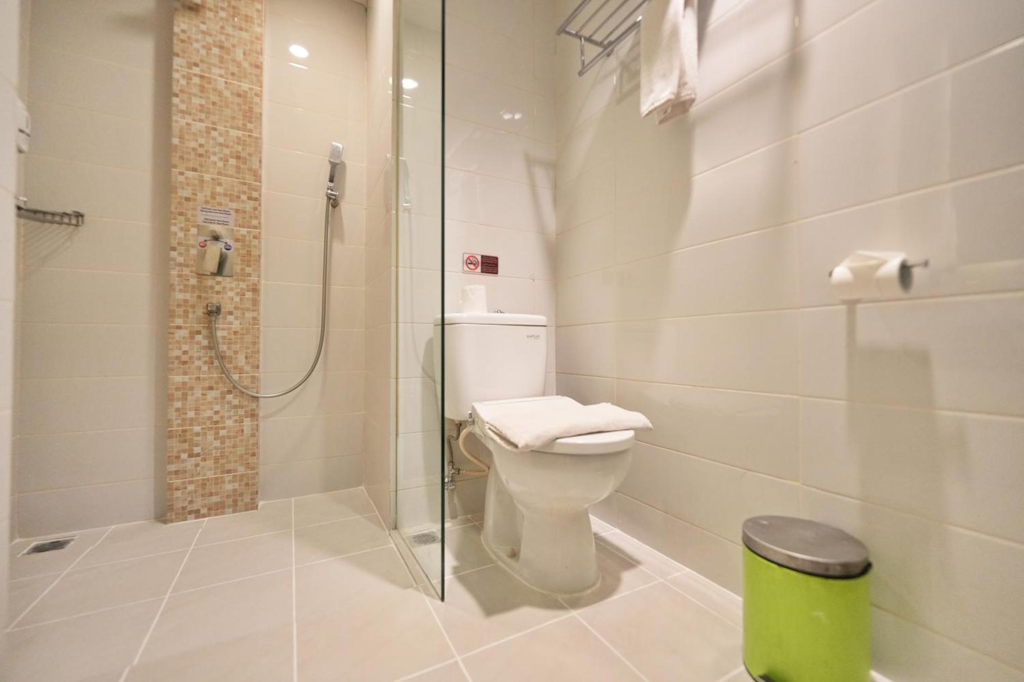 Bonnet Hotel סוראבאיה מראה חיצוני תמונה