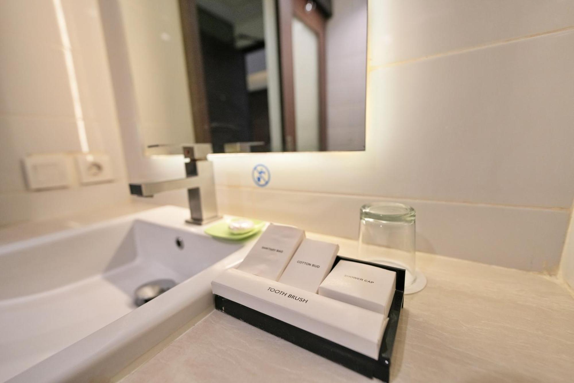 Bonnet Hotel סוראבאיה מראה חיצוני תמונה