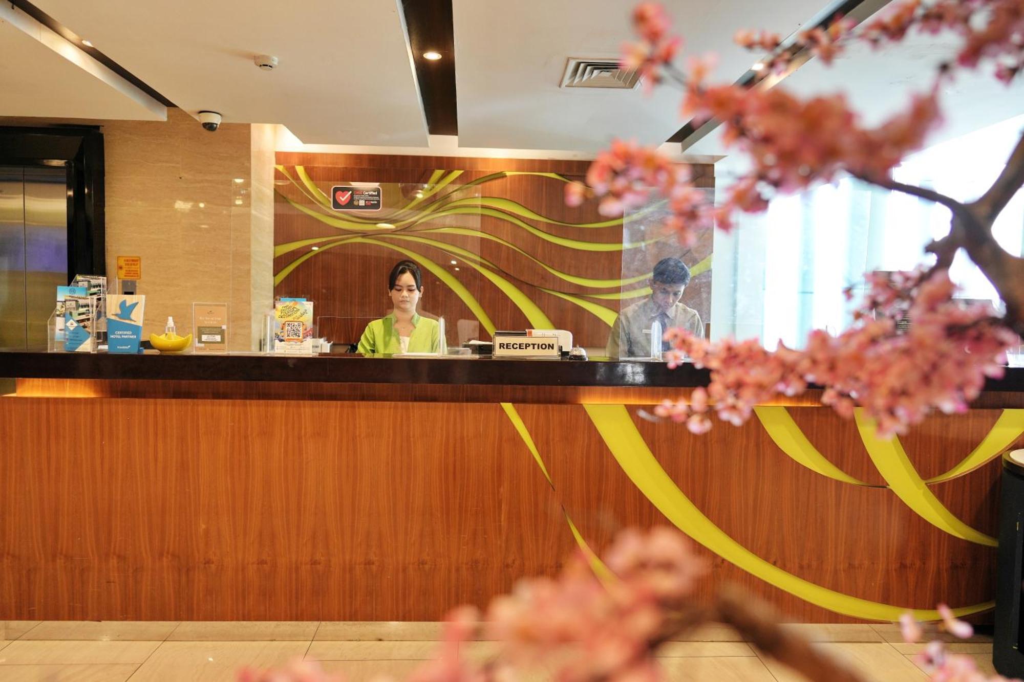 Bonnet Hotel סוראבאיה מראה חיצוני תמונה