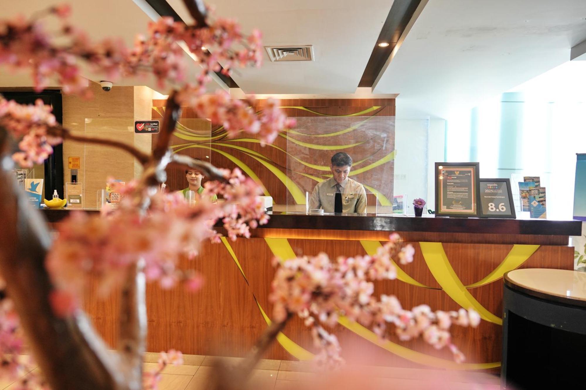 Bonnet Hotel סוראבאיה מראה חיצוני תמונה