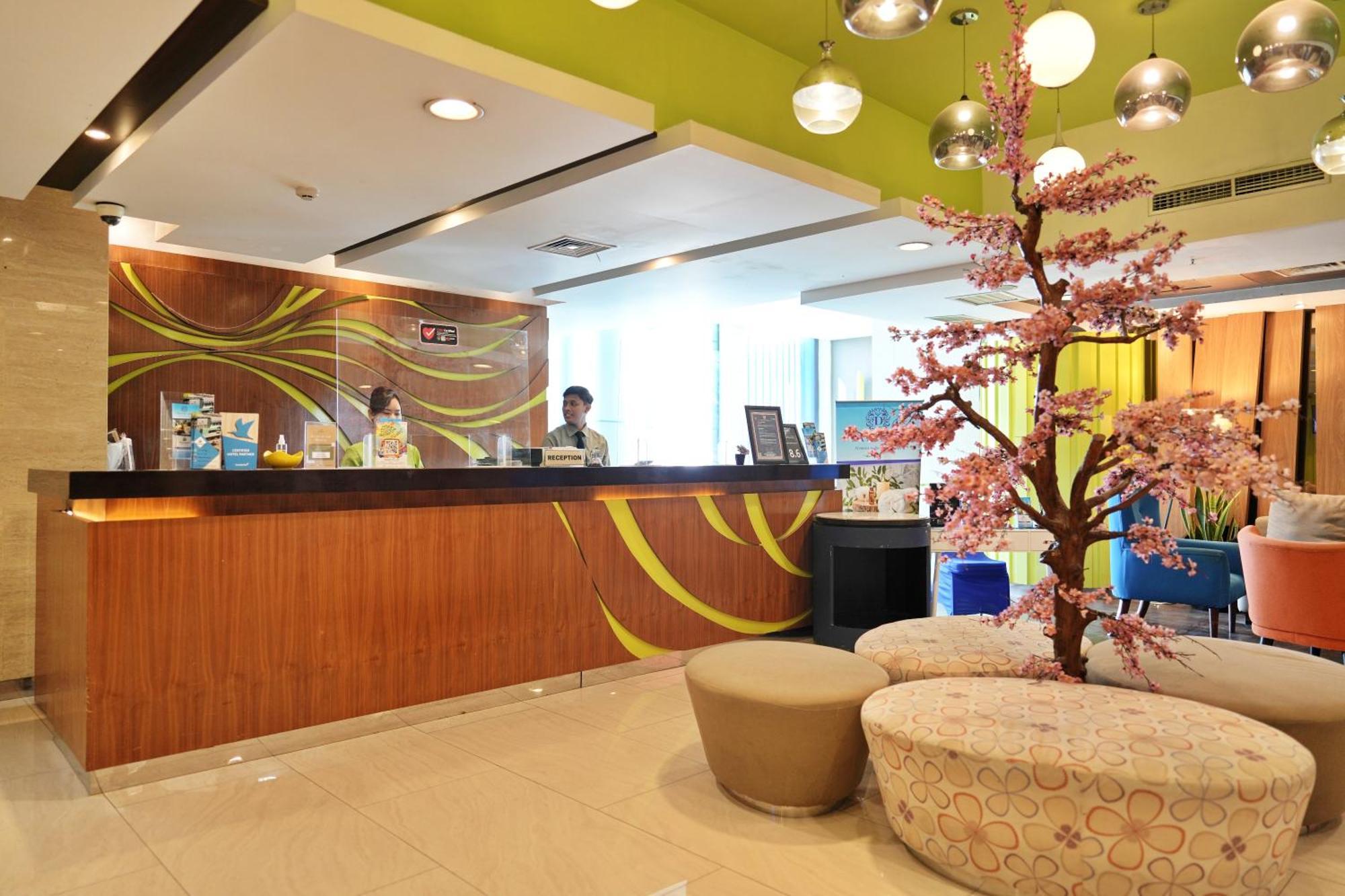 Bonnet Hotel סוראבאיה מראה חיצוני תמונה