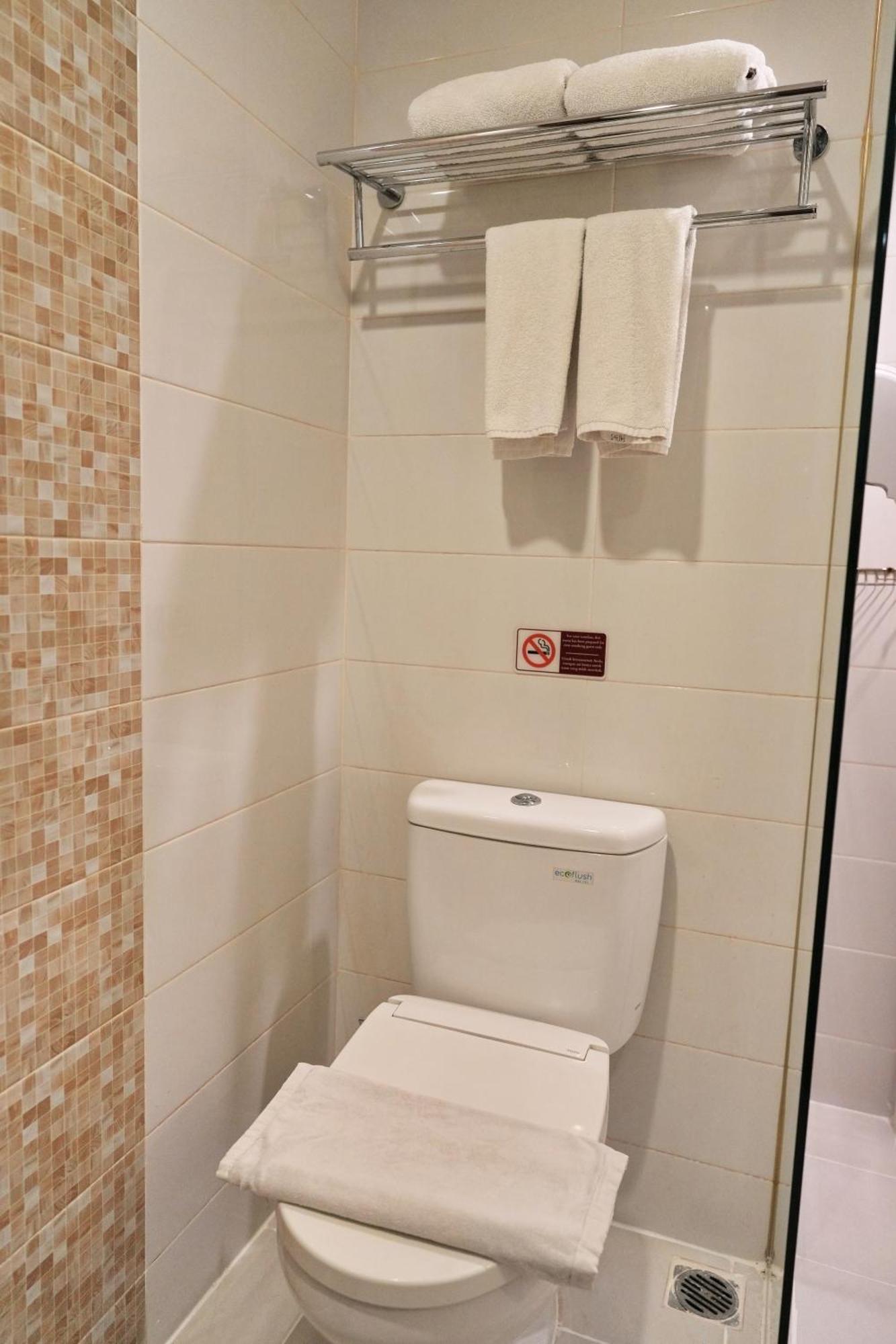 Bonnet Hotel סוראבאיה מראה חיצוני תמונה