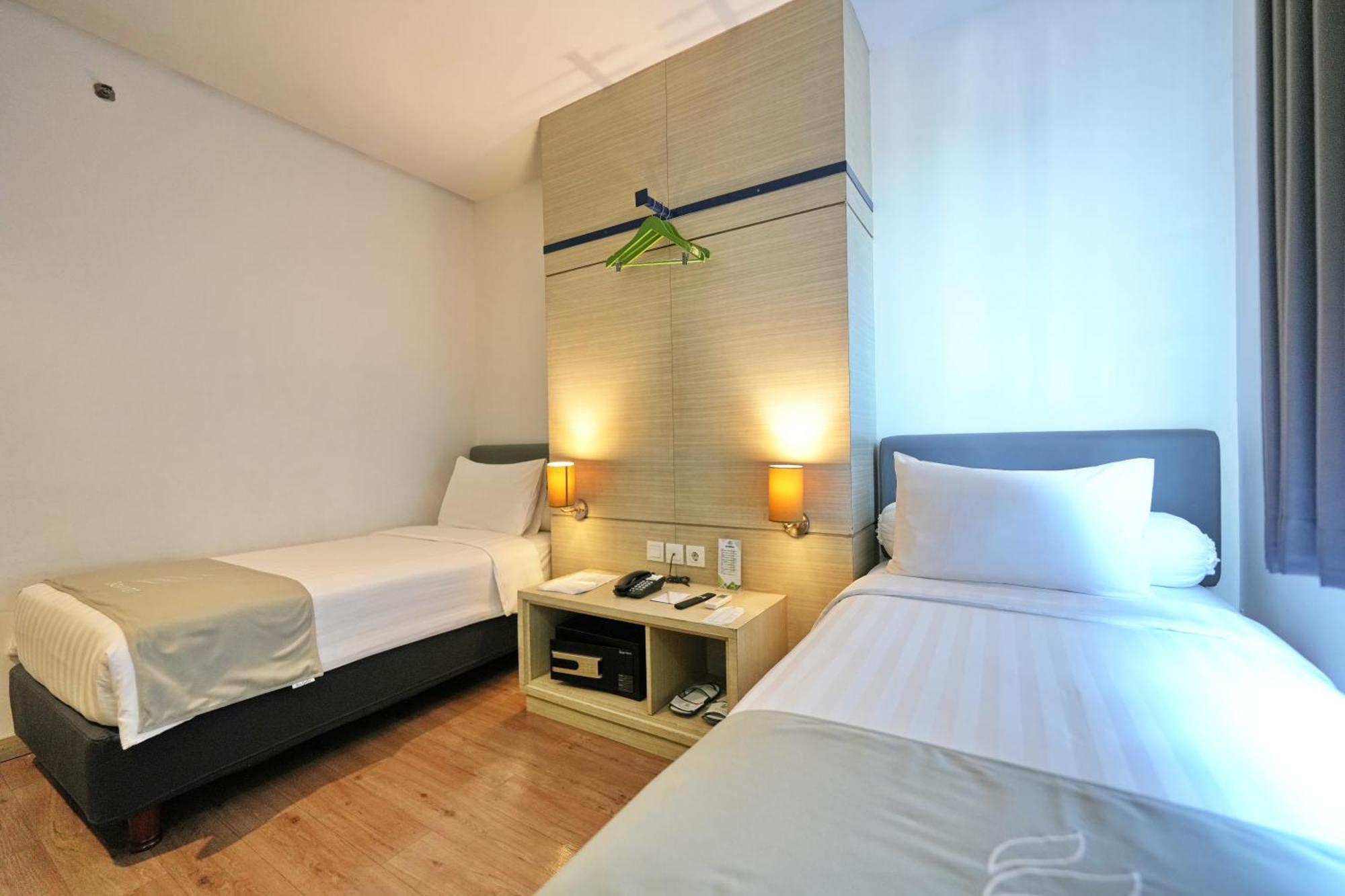 Bonnet Hotel סוראבאיה מראה חיצוני תמונה