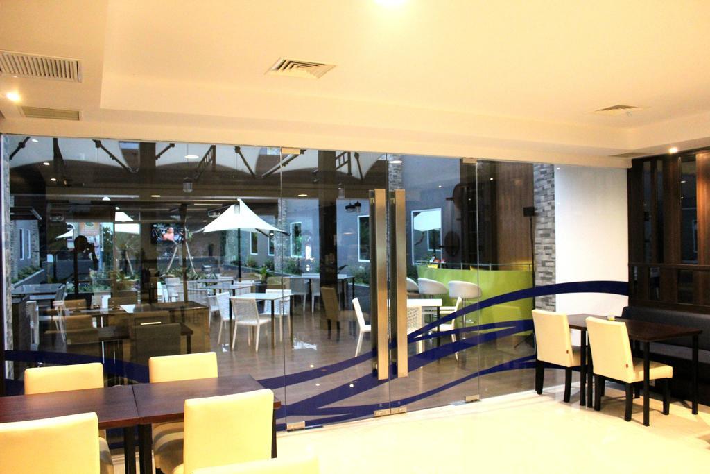 Bonnet Hotel סוראבאיה מראה חיצוני תמונה