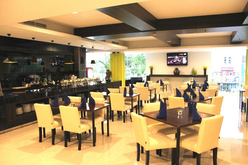 Bonnet Hotel סוראבאיה מראה חיצוני תמונה