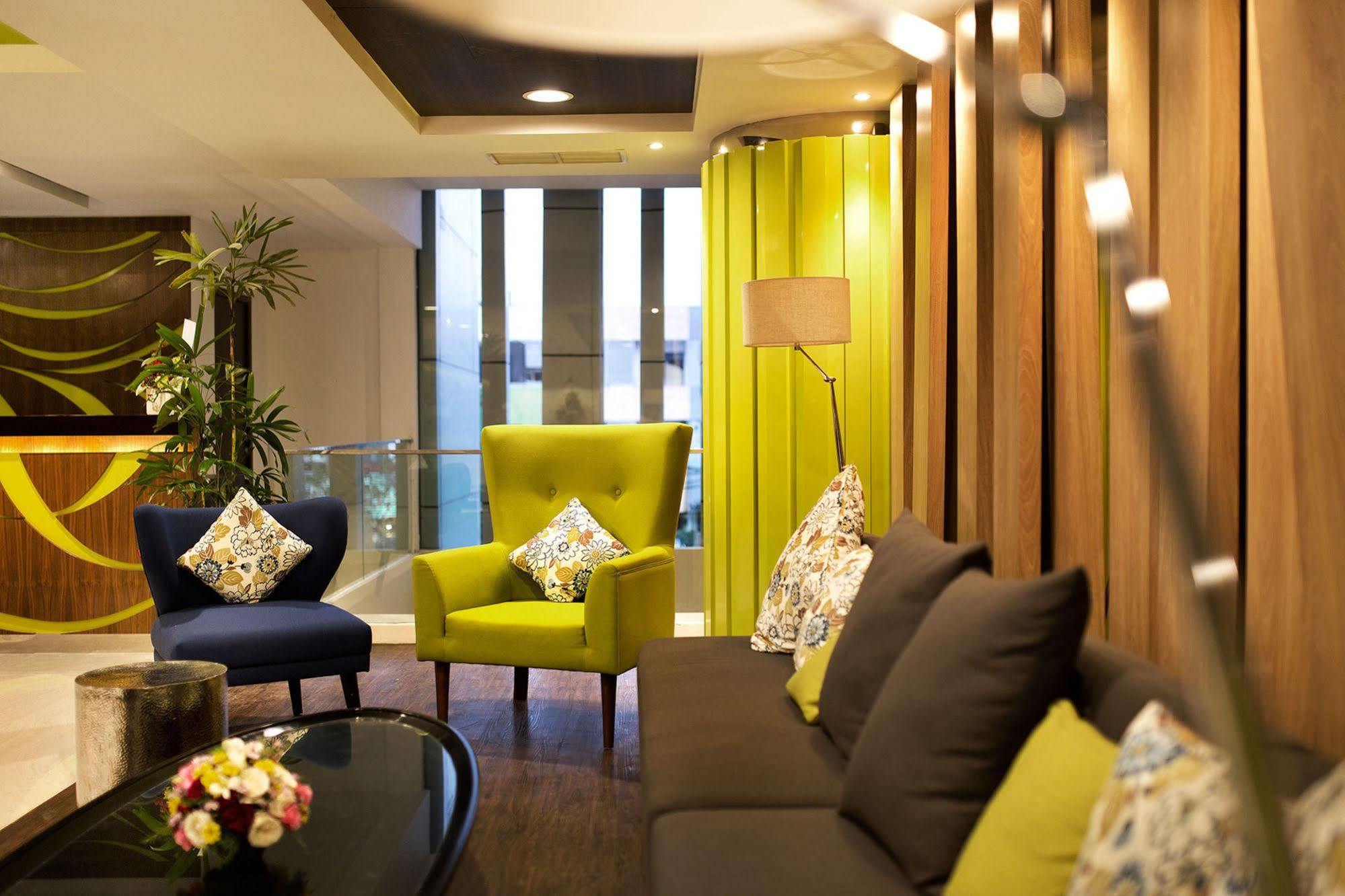 Bonnet Hotel סוראבאיה מראה חיצוני תמונה