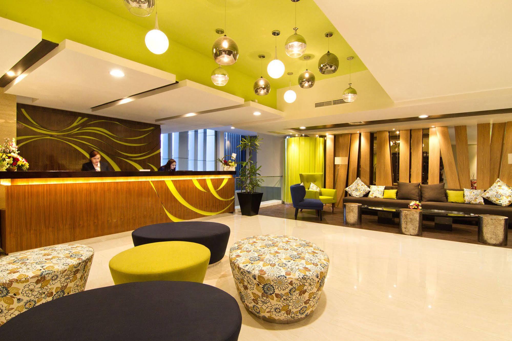 Bonnet Hotel סוראבאיה מראה חיצוני תמונה