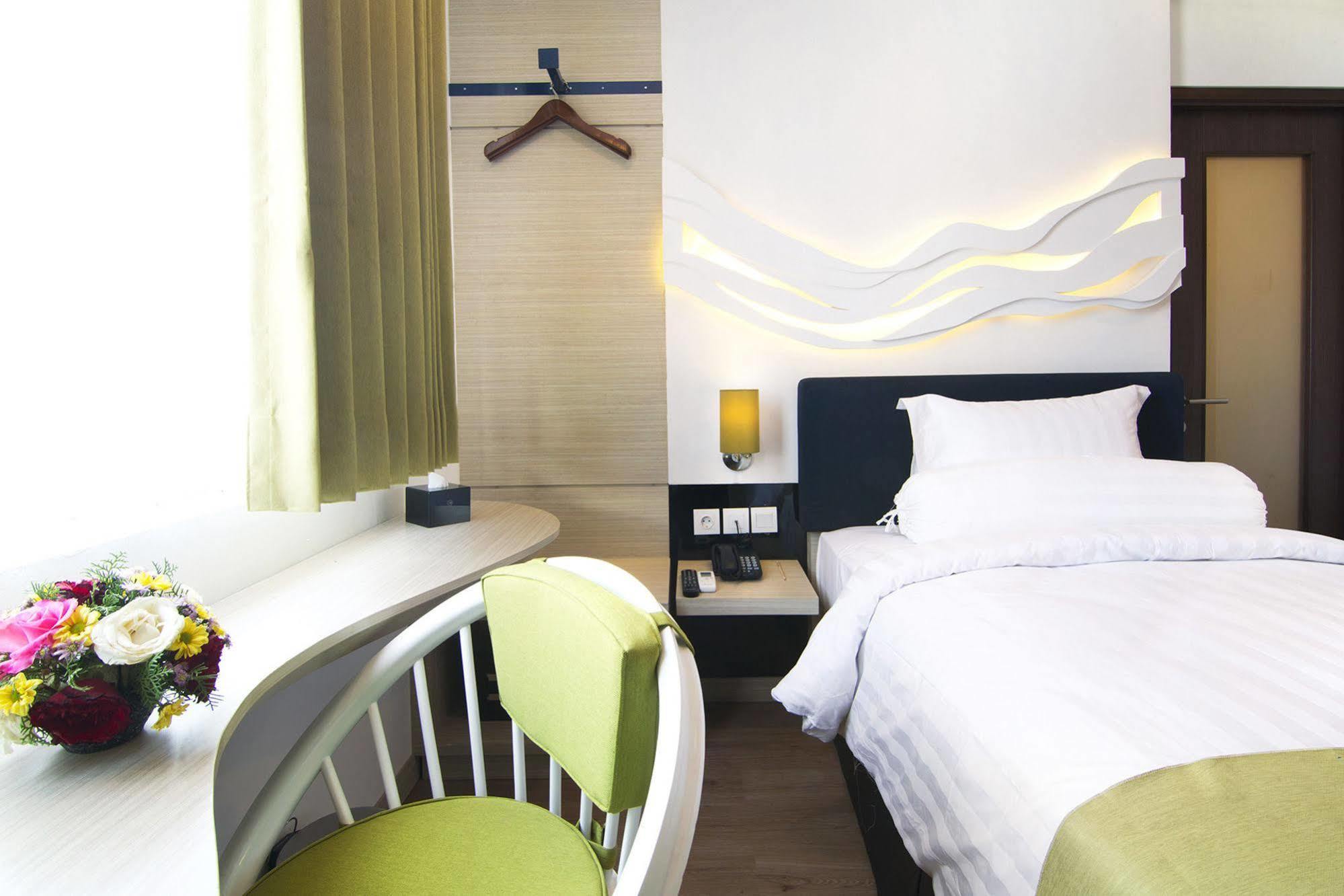 Bonnet Hotel סוראבאיה מראה חיצוני תמונה
