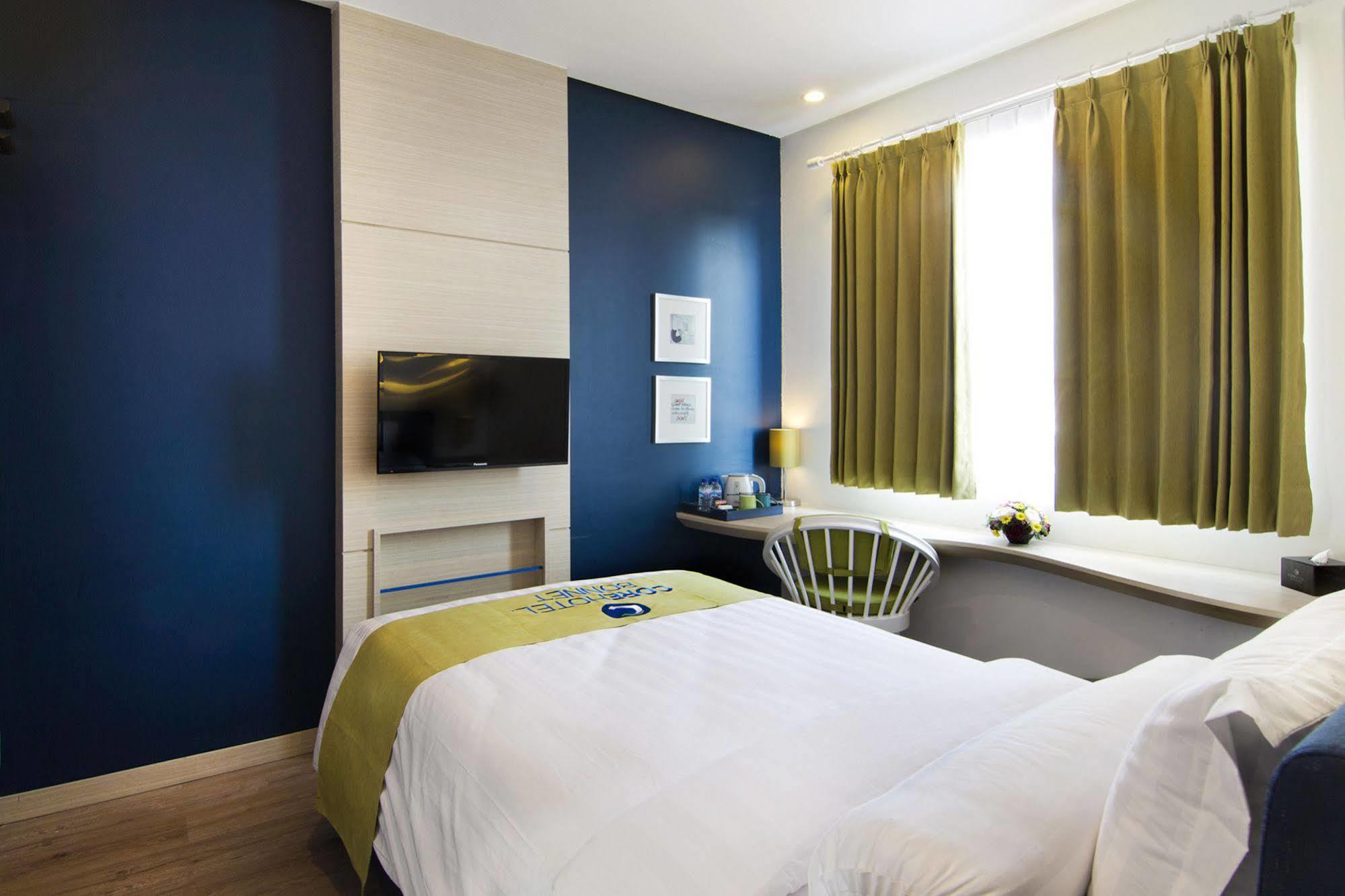 Bonnet Hotel סוראבאיה מראה חיצוני תמונה
