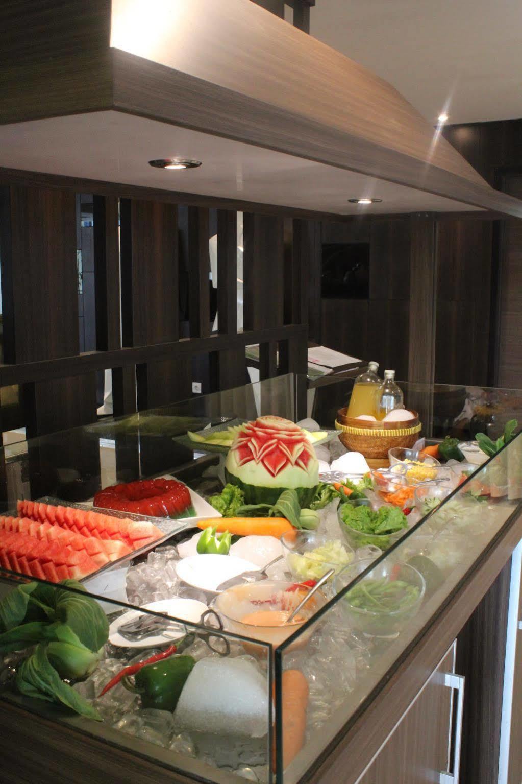 Bonnet Hotel סוראבאיה מראה חיצוני תמונה