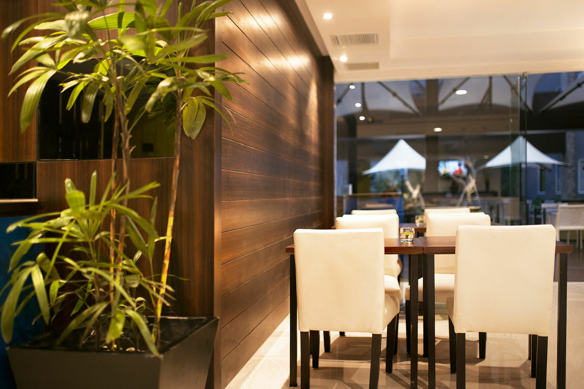 Bonnet Hotel סוראבאיה מראה חיצוני תמונה